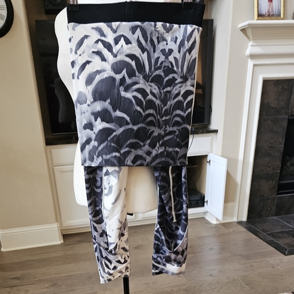 Lululemon Wunder Under Dance SE Pretty Skirted Crop Leggings 4 - Picture 6 of 15